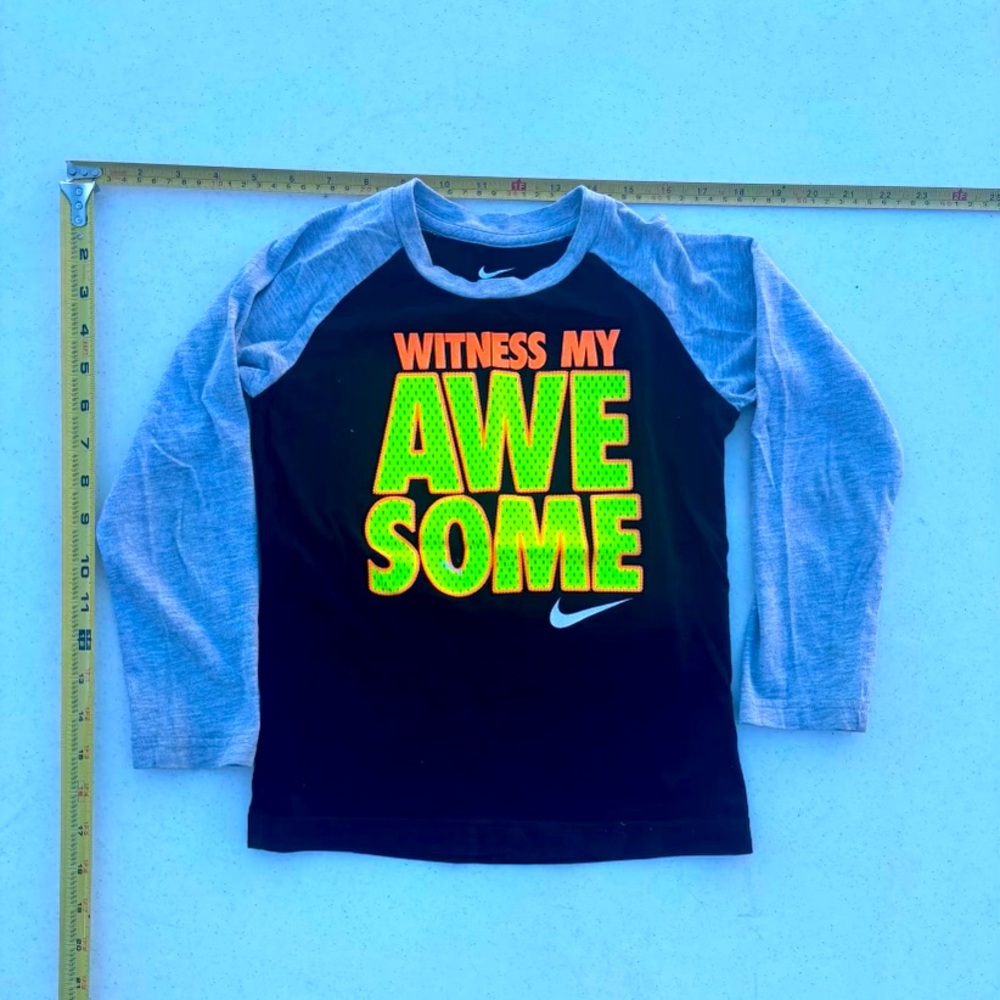 Nike Boys 5-6 Shirt